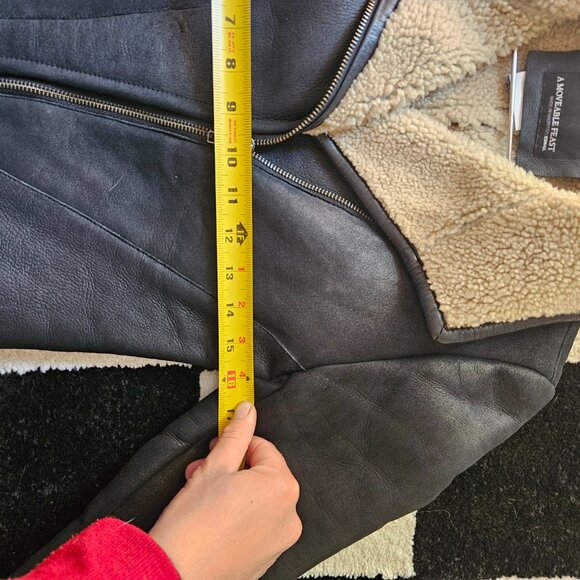 Aritzia shearling jacket - Picture 9 of 9